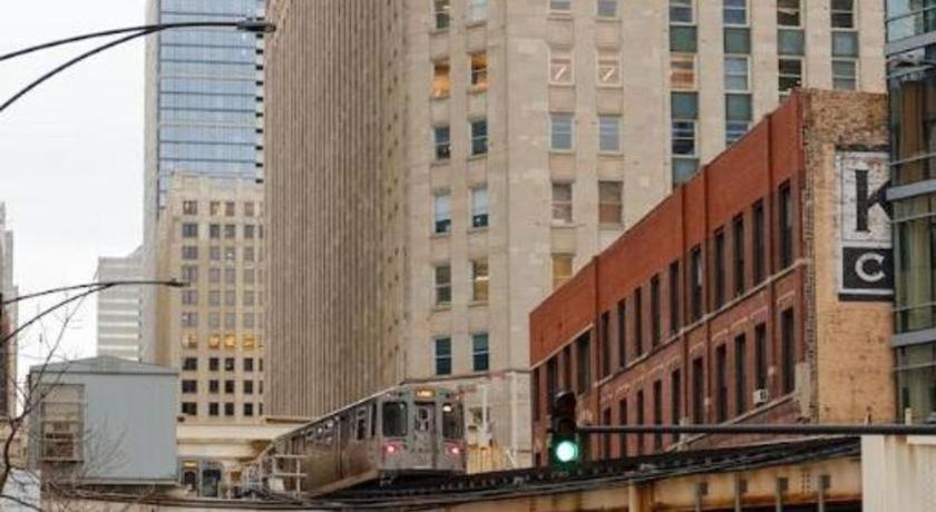 Found Hotel Chicago River North Exterior photo