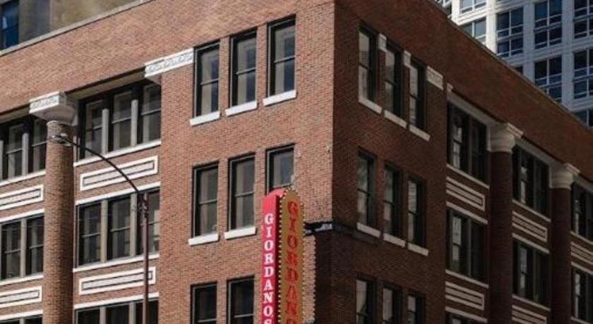 Found Hotel Chicago River North Exterior photo