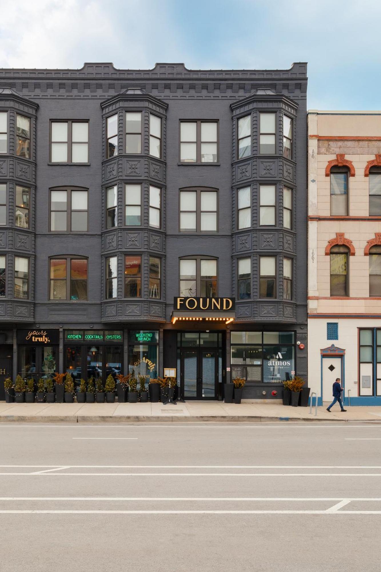 Found Hotel Chicago River North Exterior photo